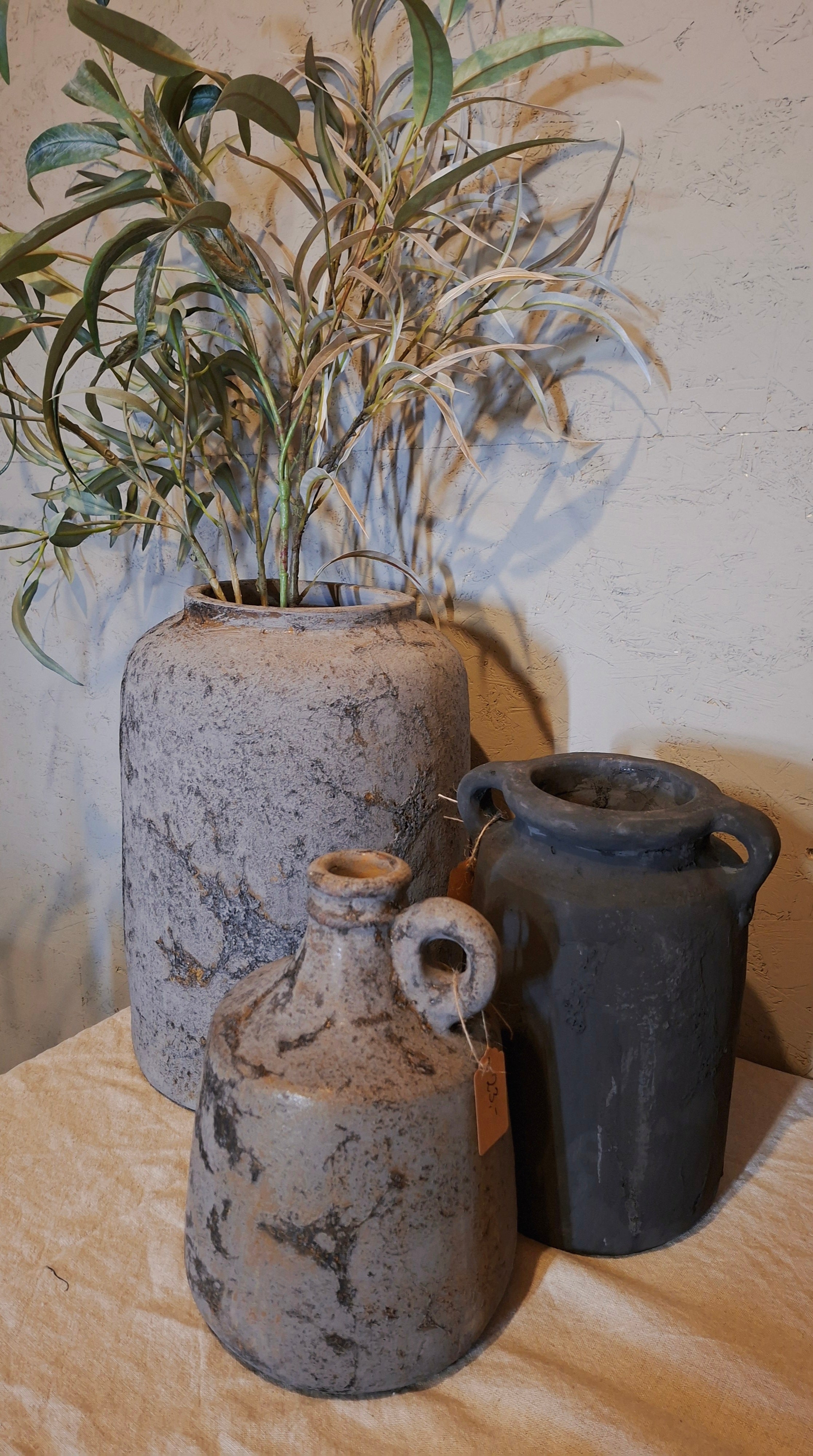 Grijze stenen pot klein met oortje