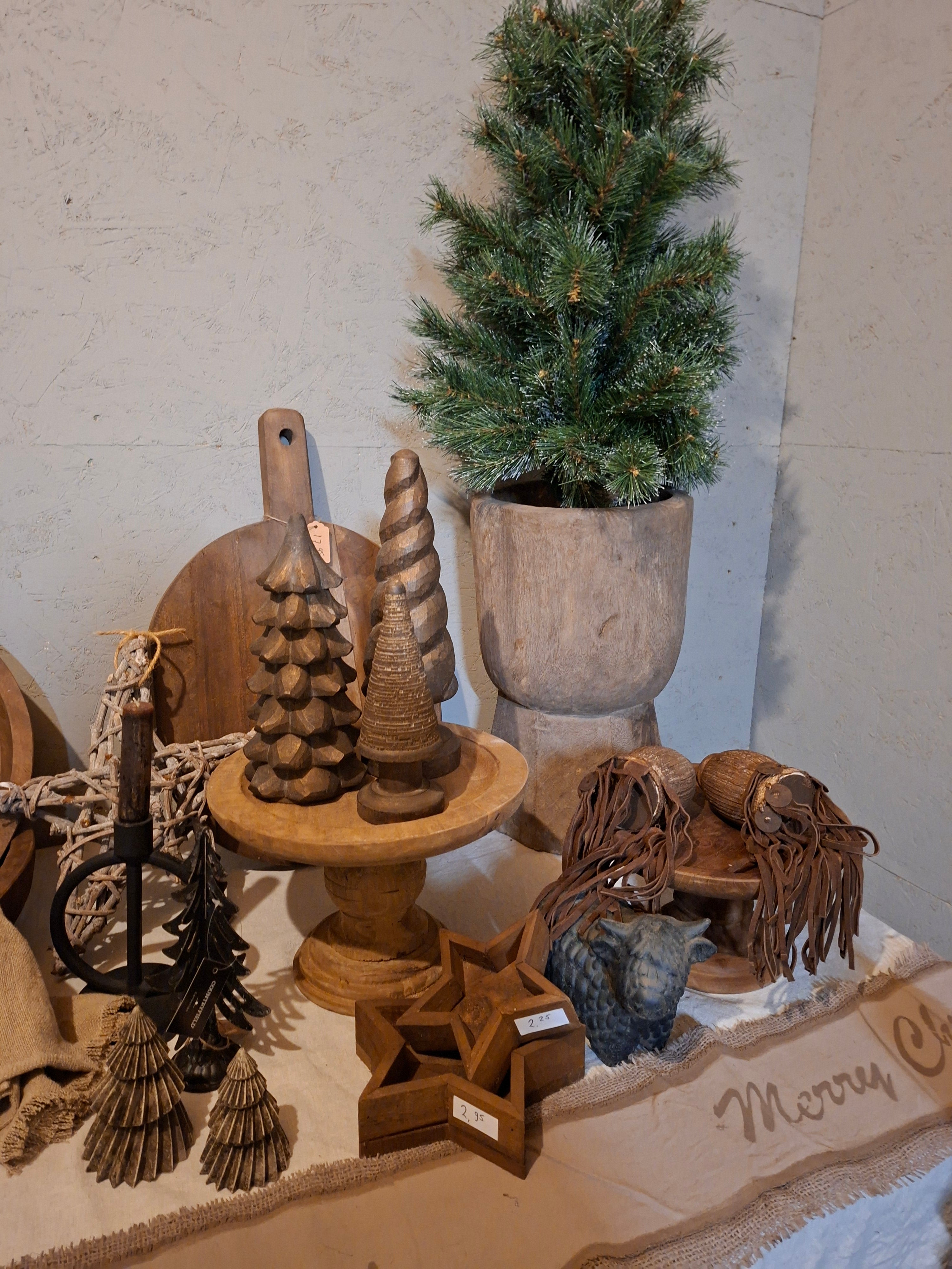 Houten schaal op voet