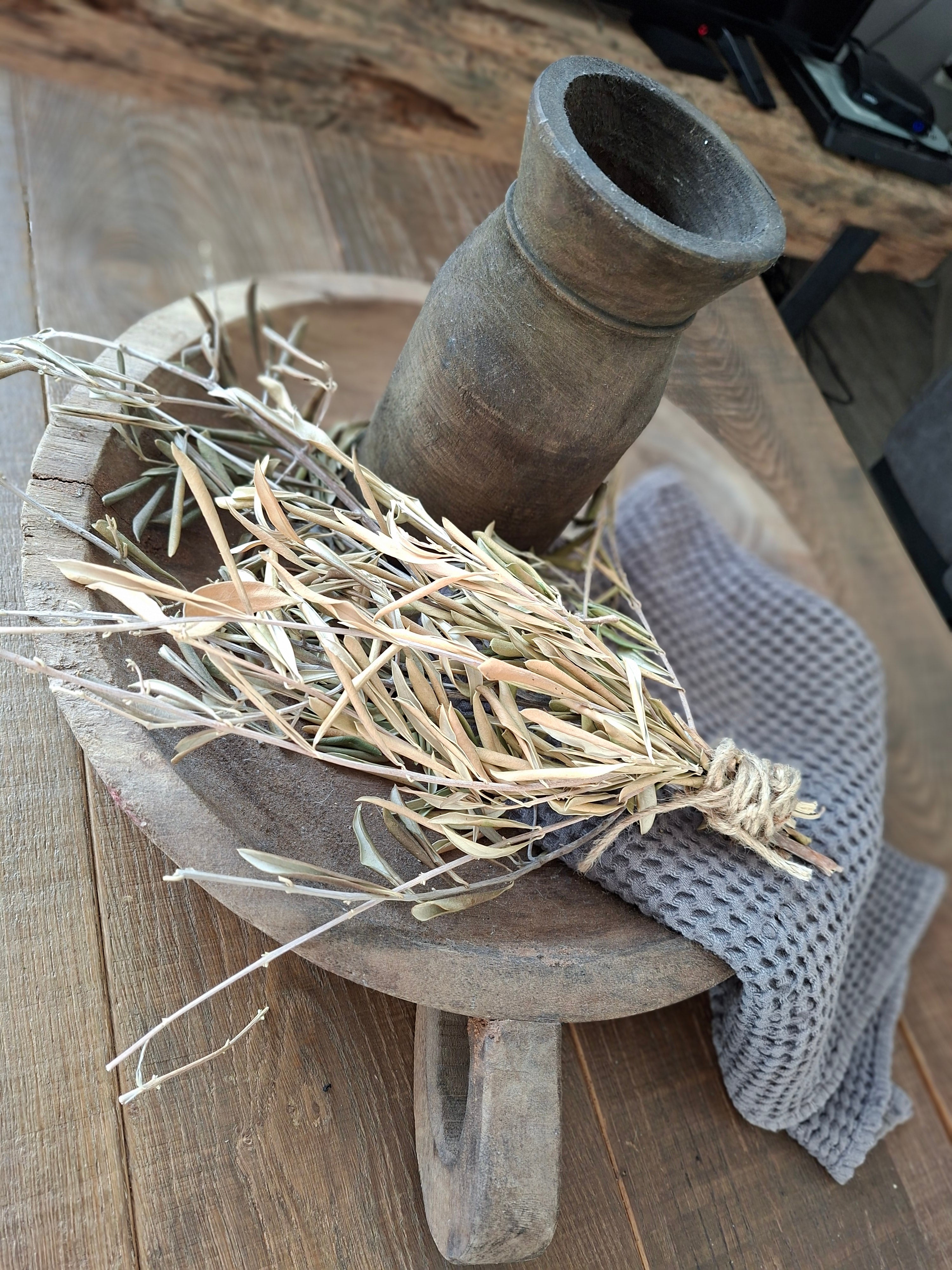 Houten schaal met oor