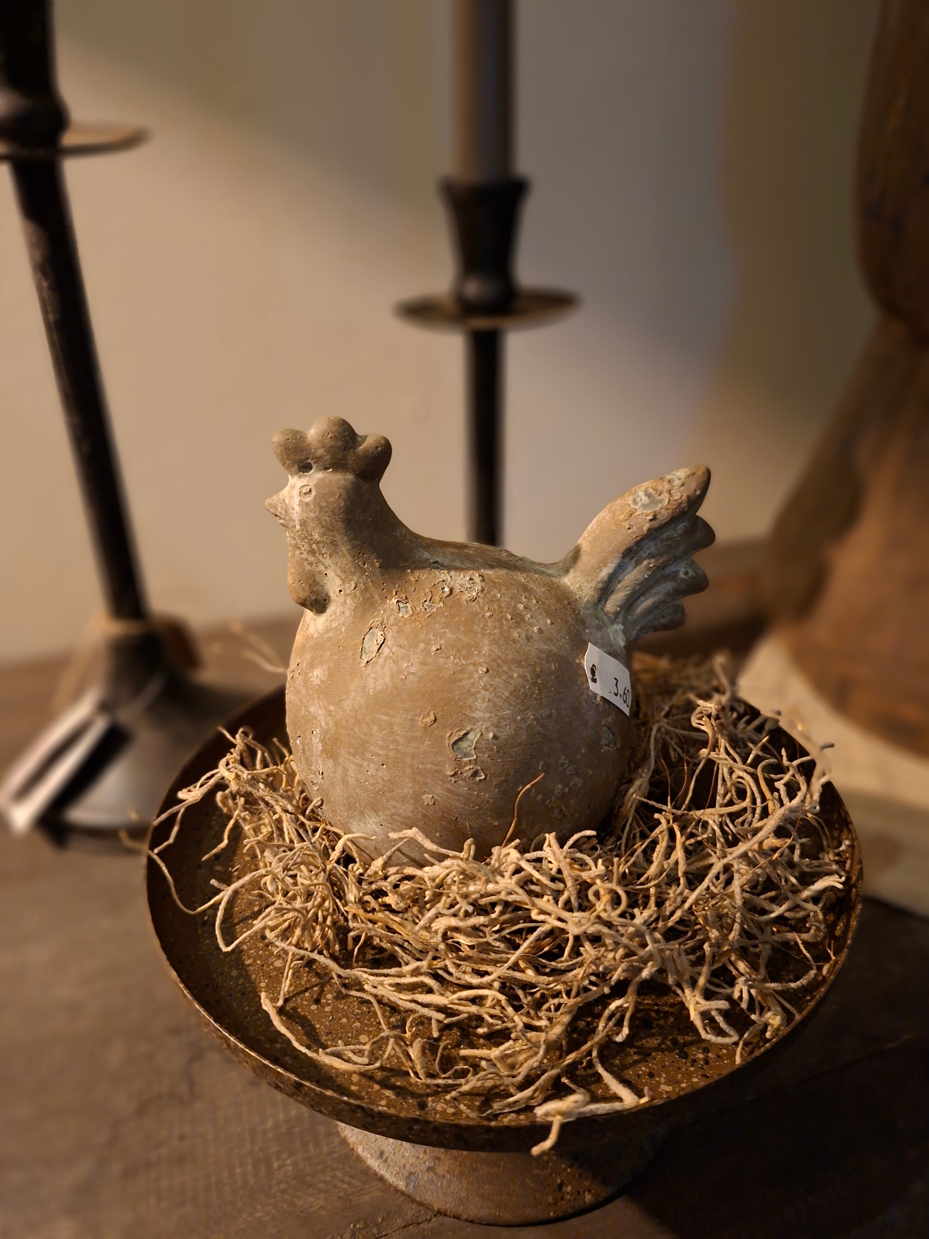 Stenen paaskip bruin