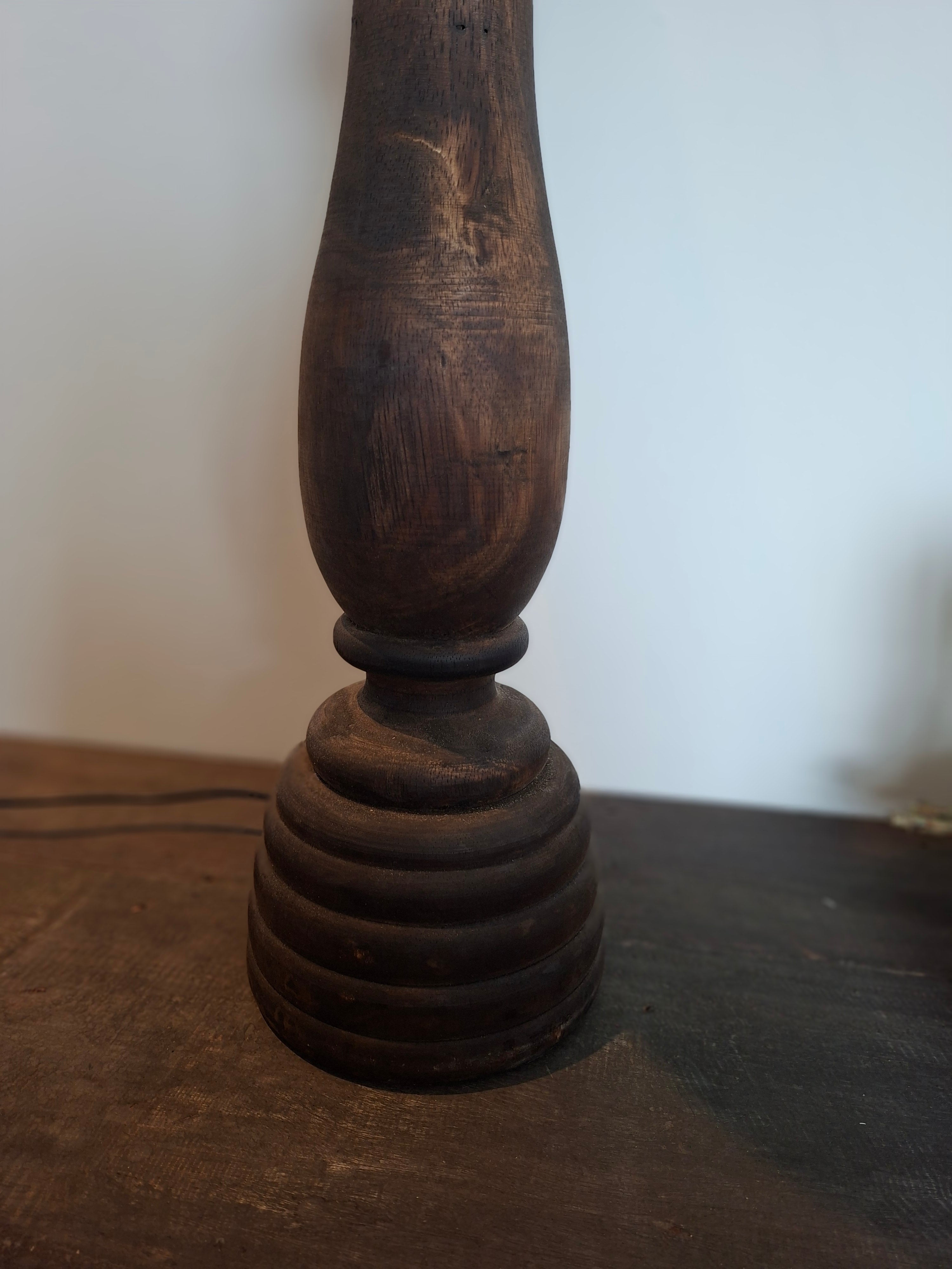 Houten balusterlamp bruin met ronde voet