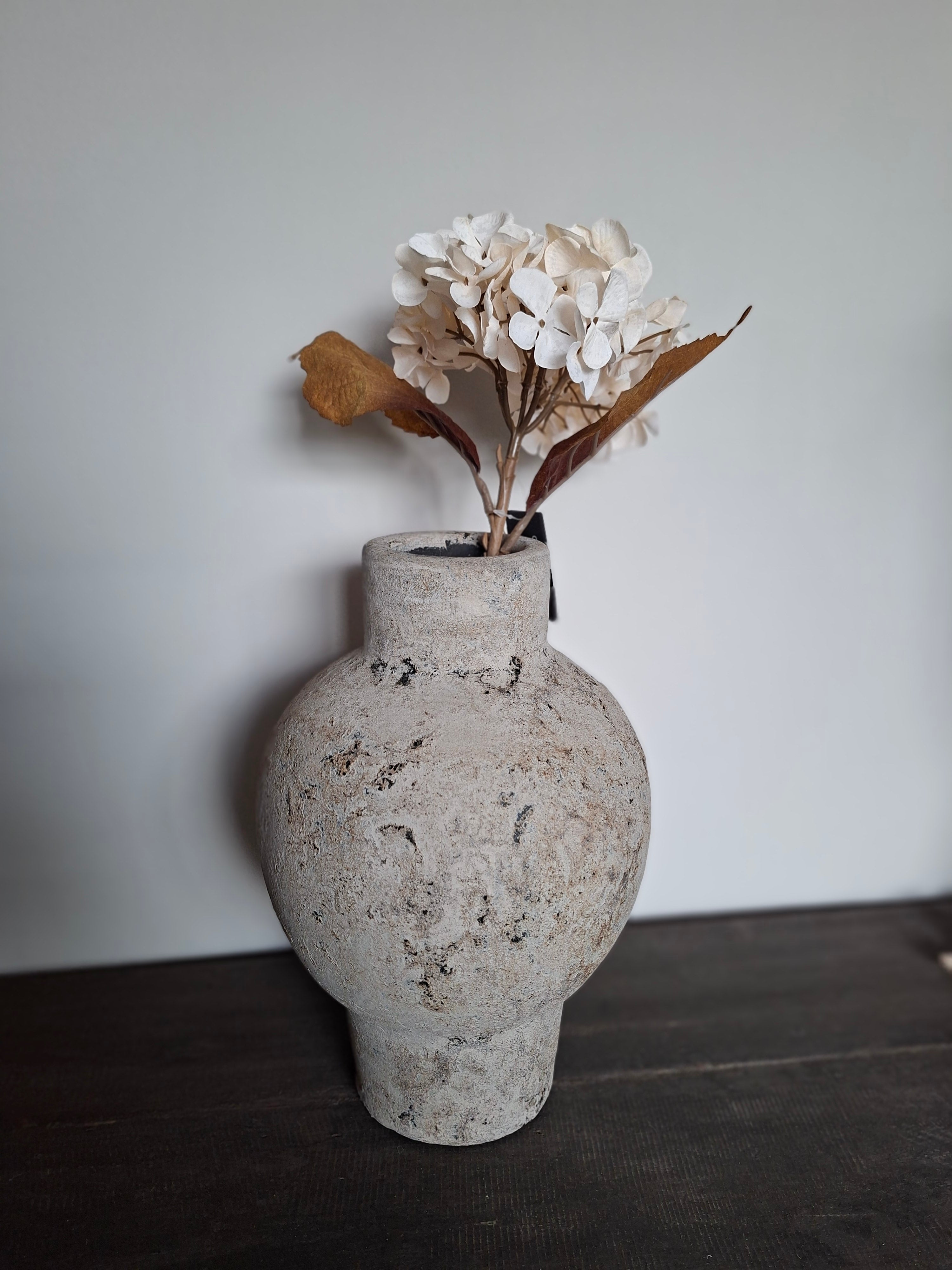 Stenen vaas/pot met smallere bovenkant