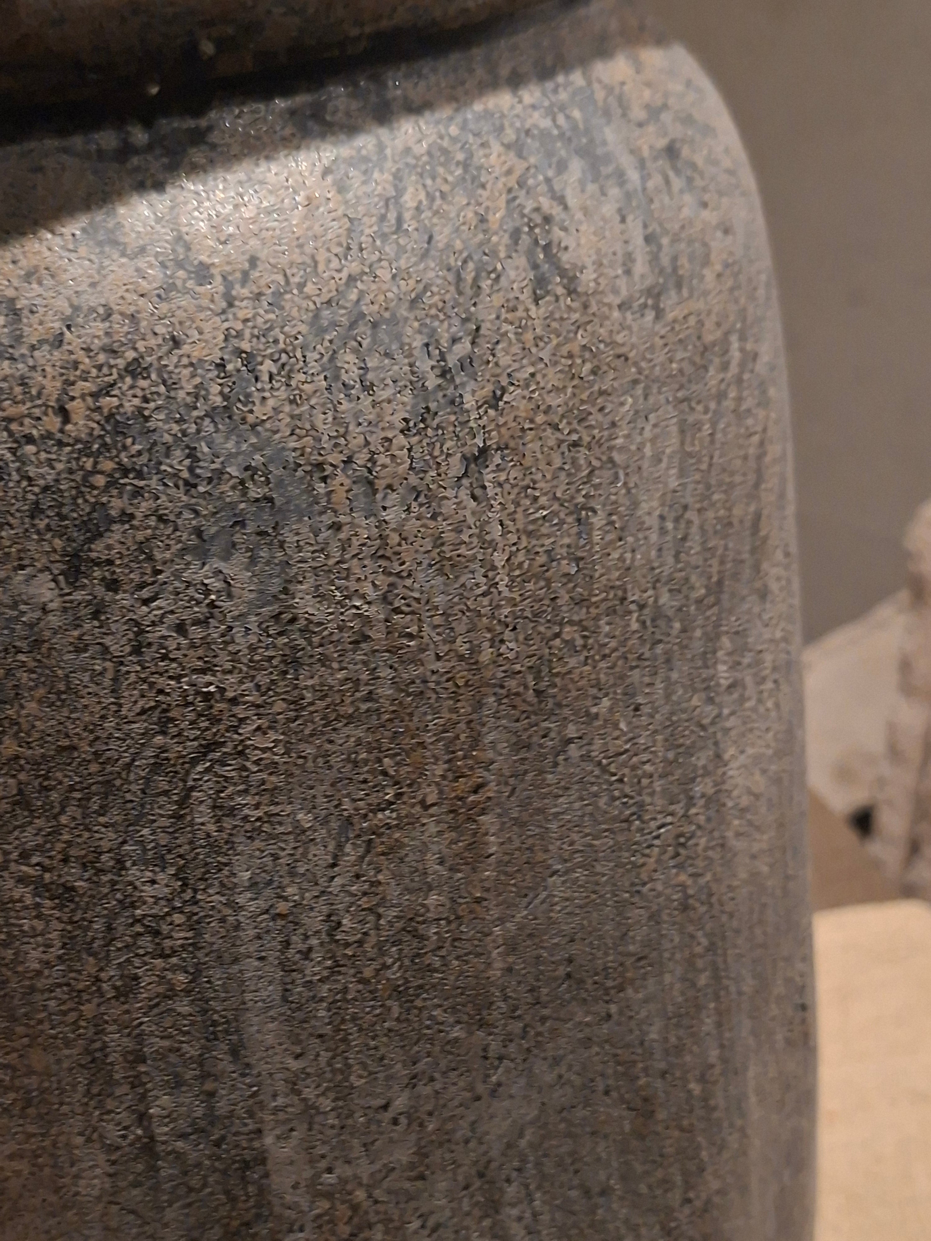 Grijze pot met bruin/brons gloed