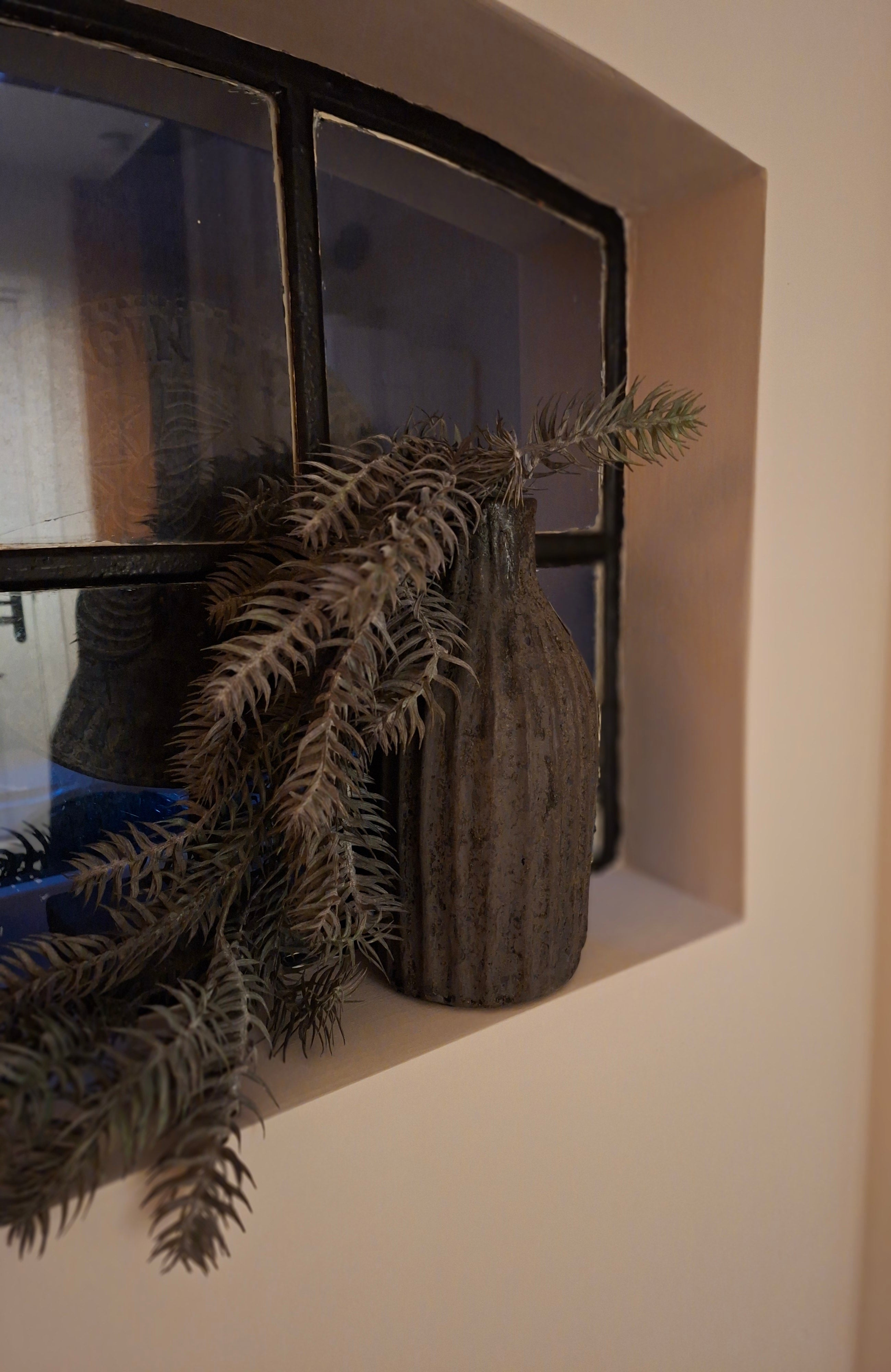 Grijze pot met ribbel