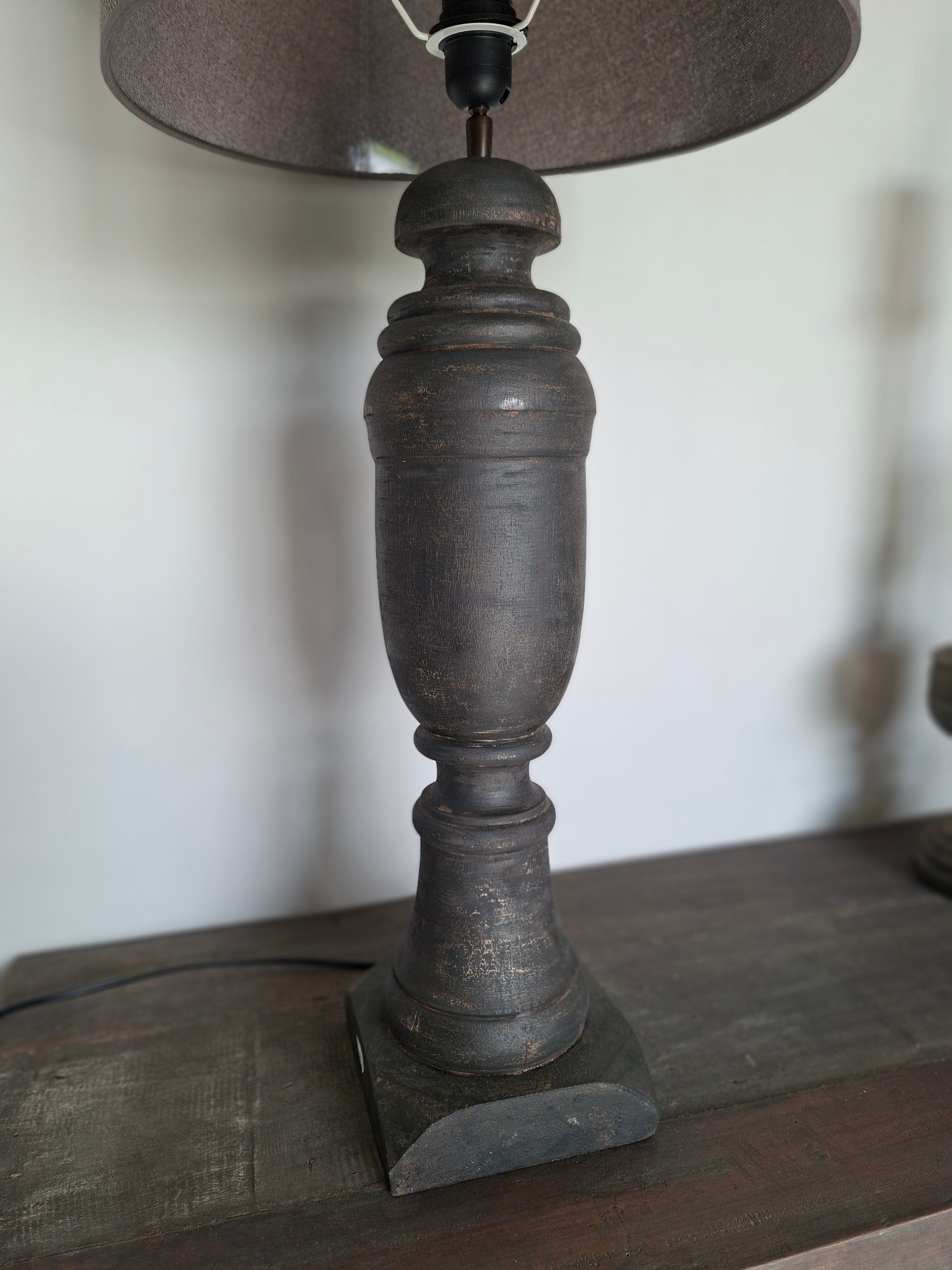 Donker grijze balusterlamp ronde vorm