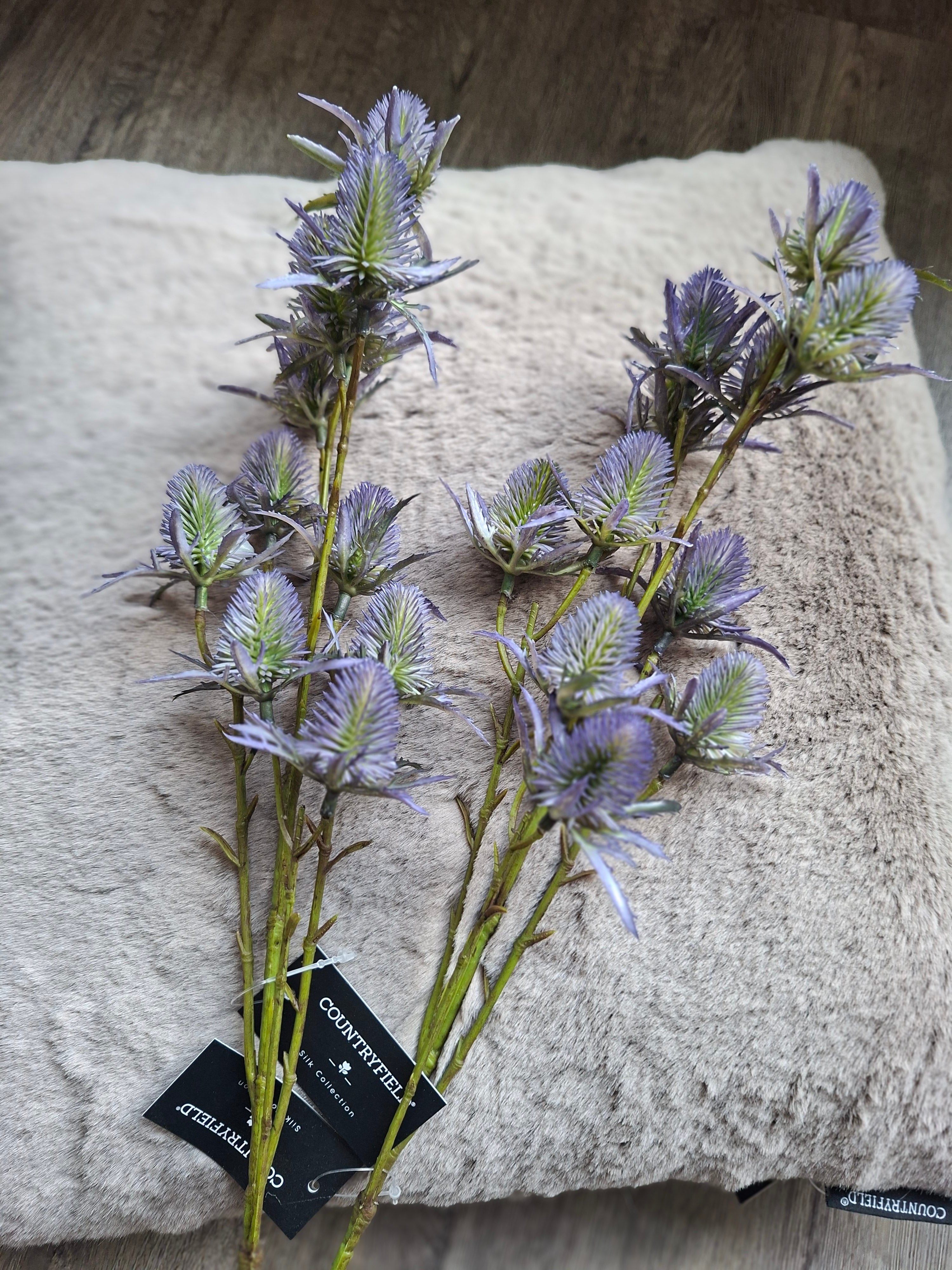 Zijdebloem blauw paarse tak met bolletje