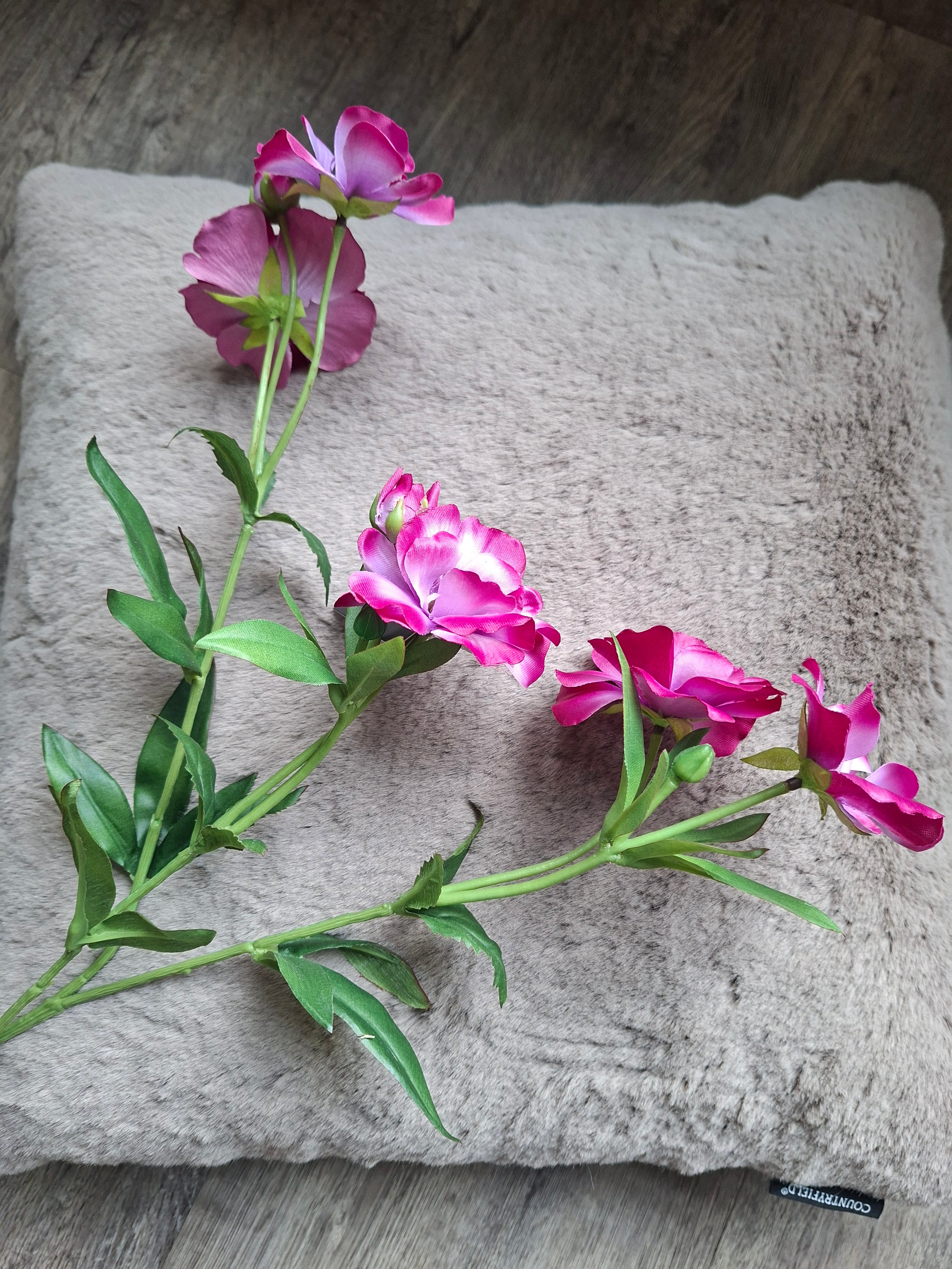 Zijdebloemen roze/witte bloemen