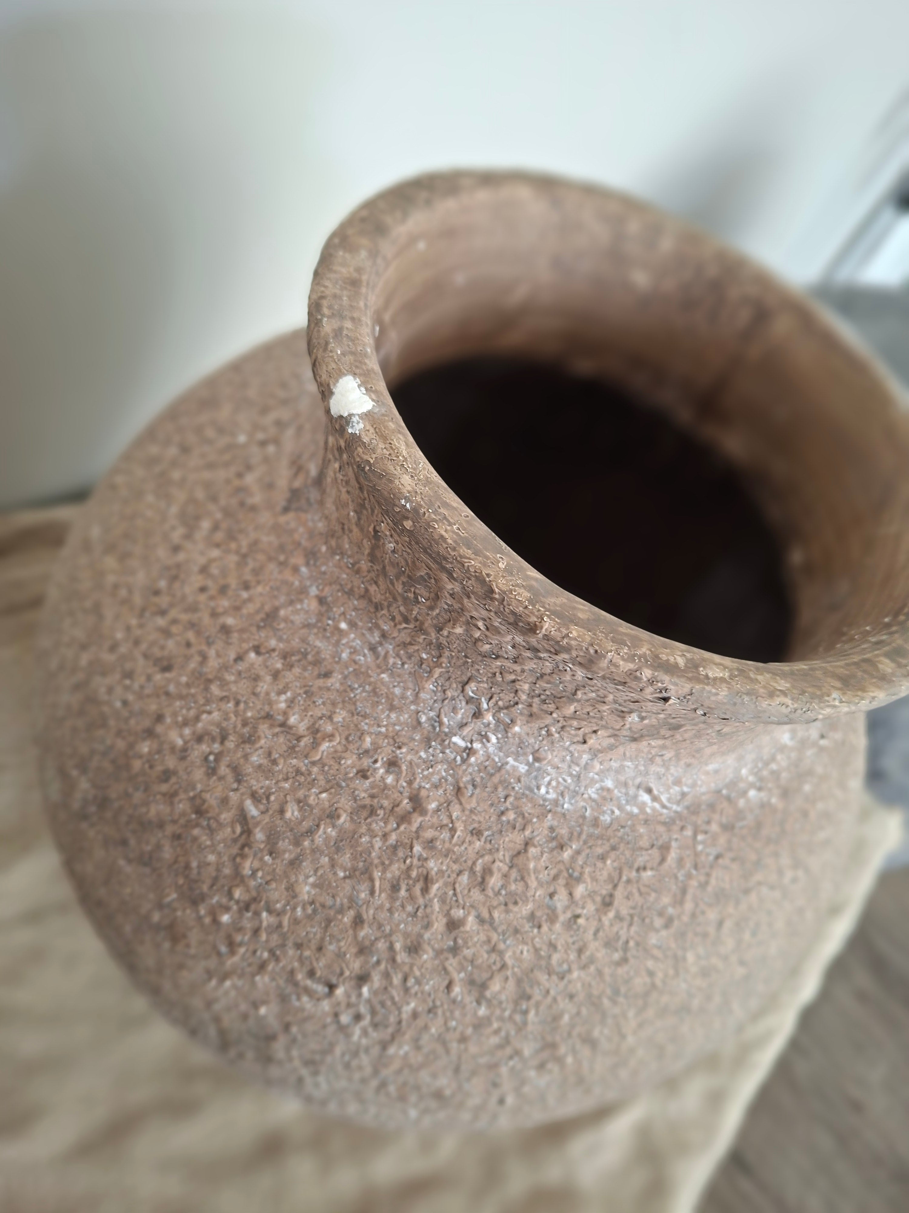 Beige stenen pot