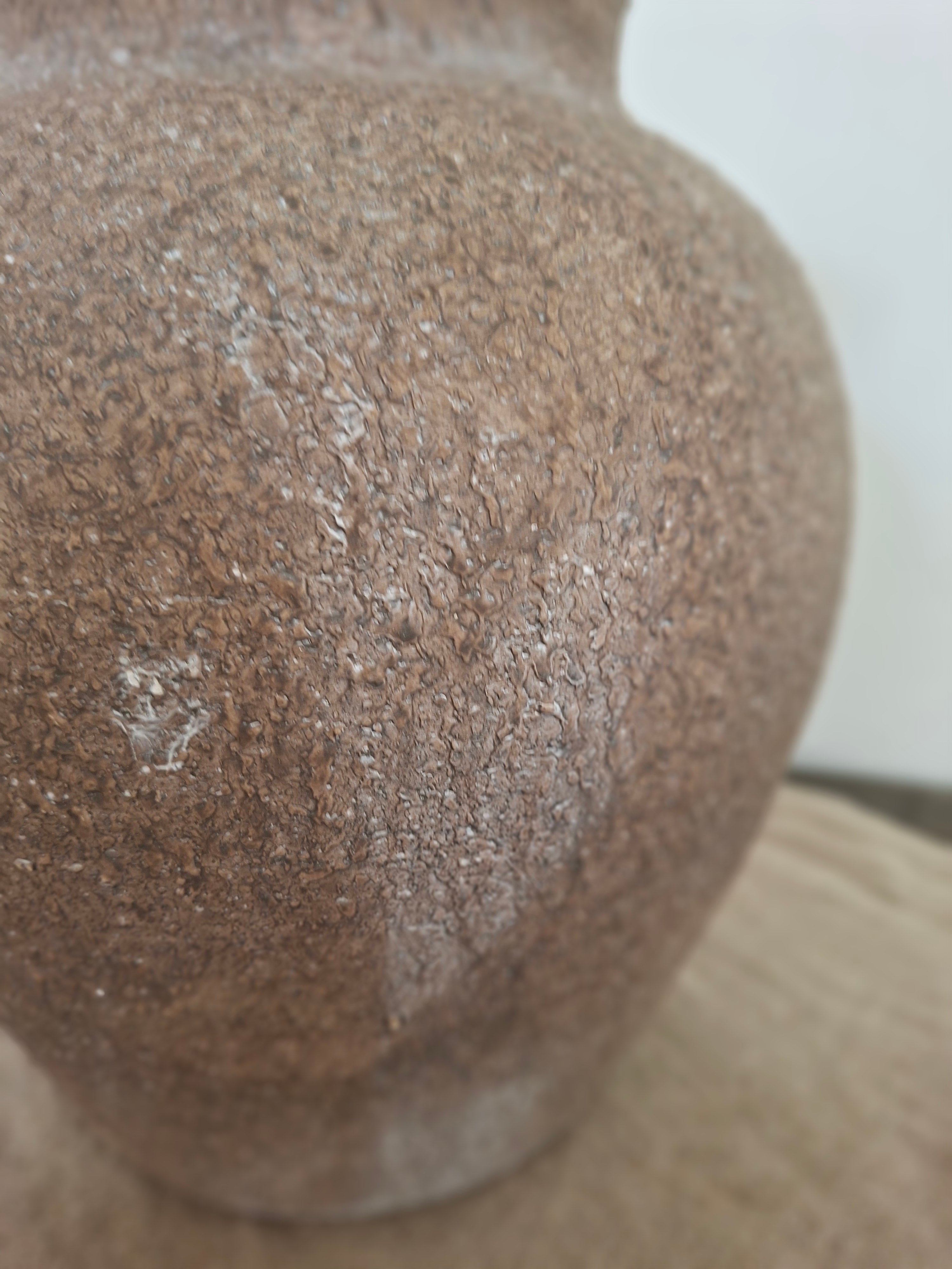 Beige stenen pot