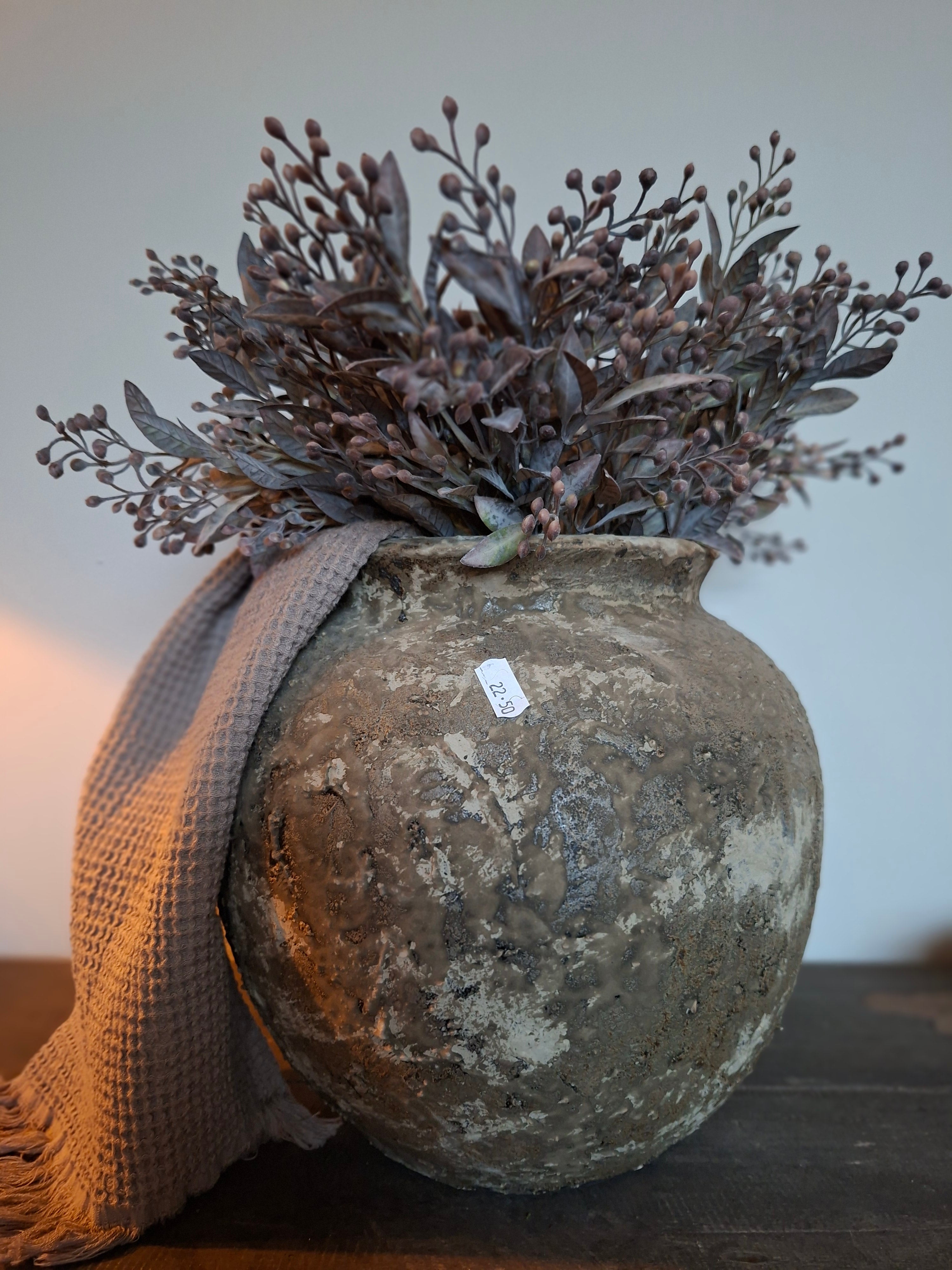 Gave pot met grove structuur