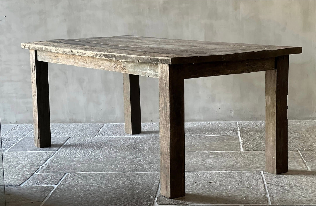 Old farm eettafel Aura Peeperkorn